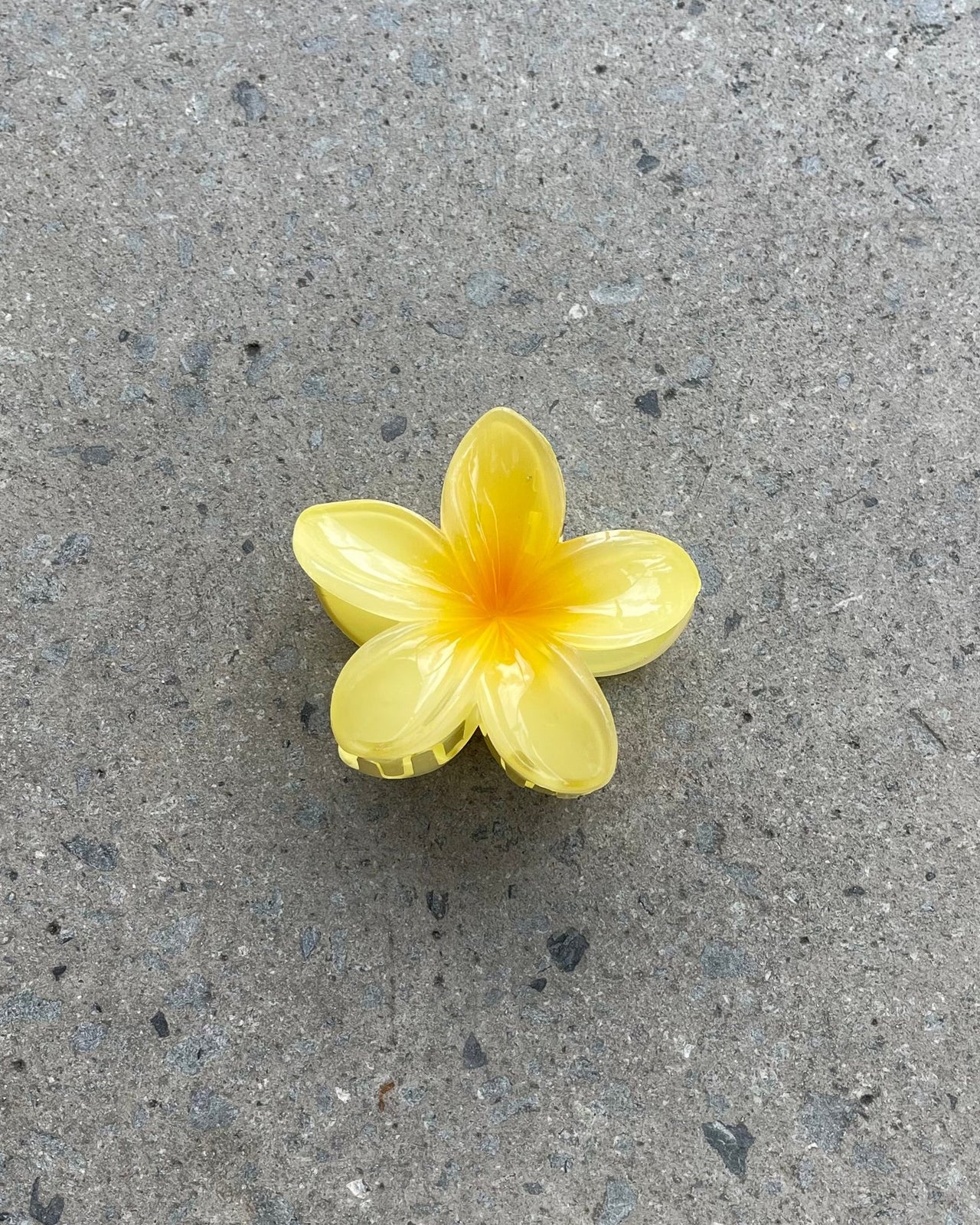 FRANGIPANI FLOWER HAIR CLIP 8CM MULTI - STUDIO JO STORE