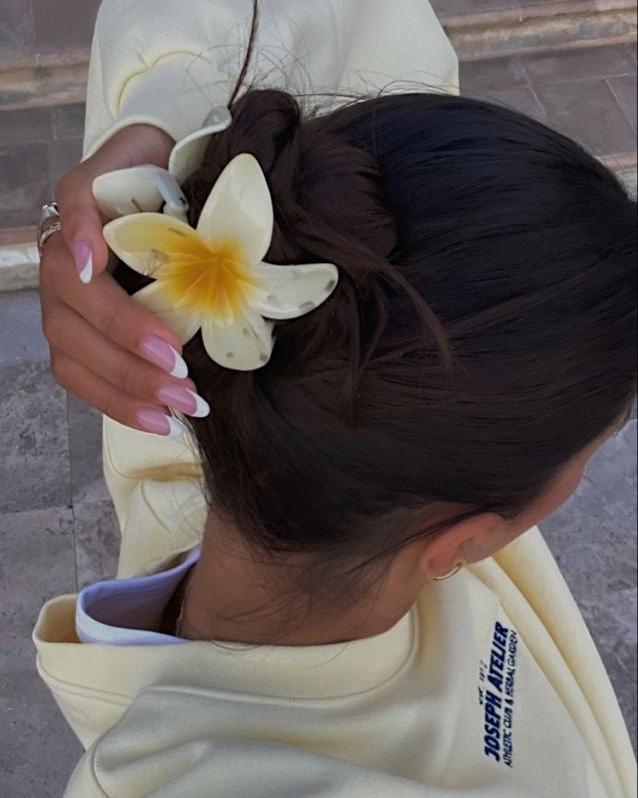 FRANGIPANI FLOWER HAIR CLIP 8CM MULTI - STUDIO JO STORE