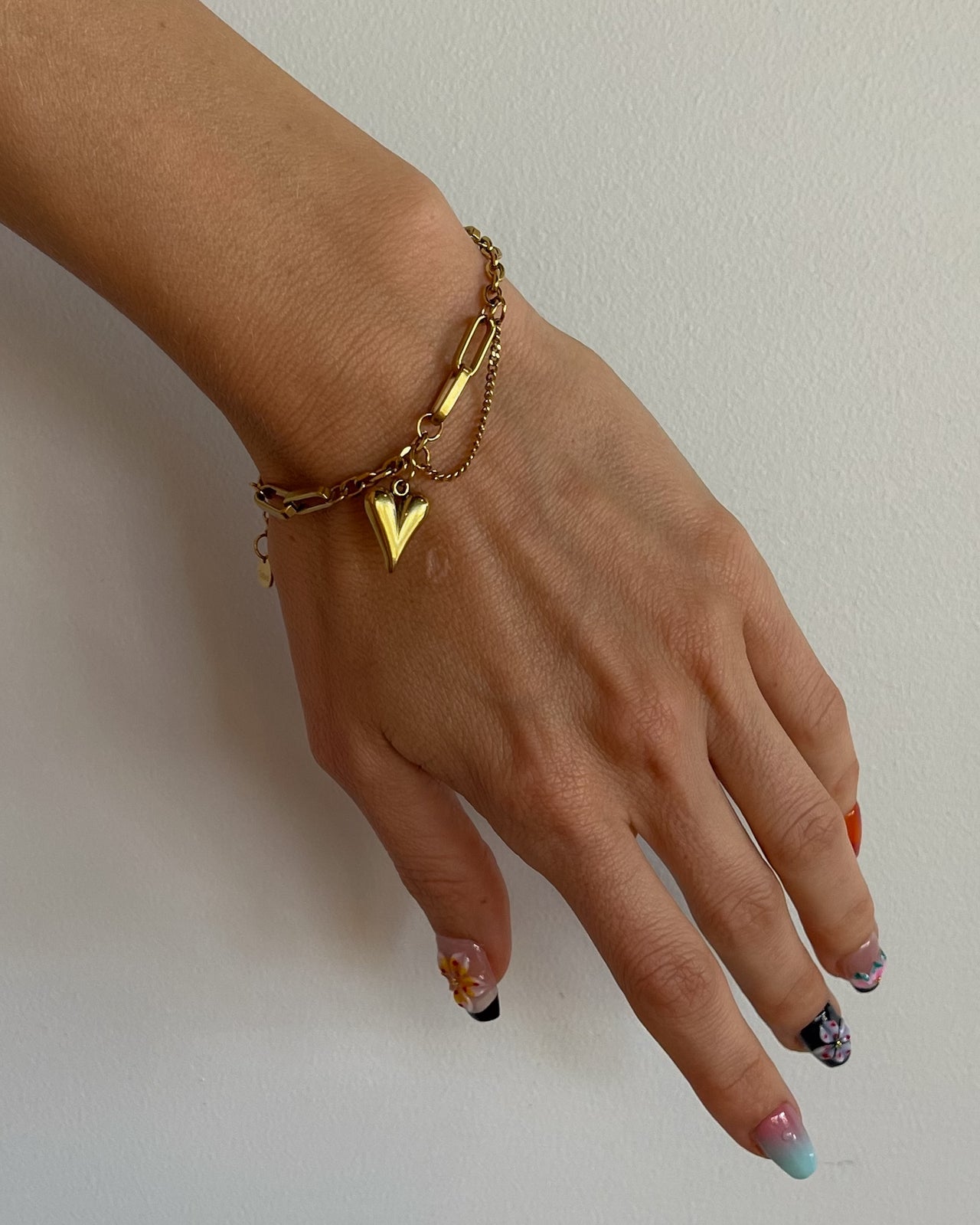 CUPID HEART CHAIN BRACELET GOLD - STUDIO JO STORE  