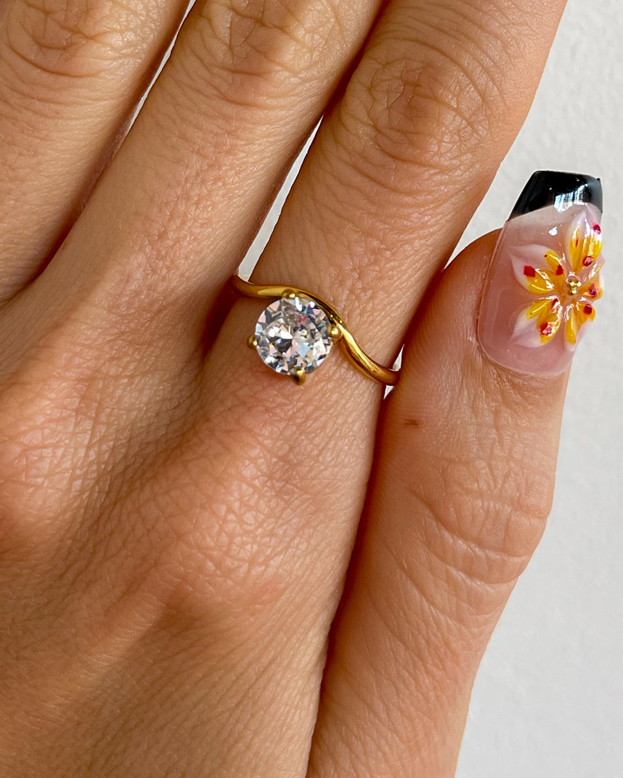 ROUND ZIRCONIA SOLITAIRE RING 18K GOLD PVD - STUDIO JO STORE  