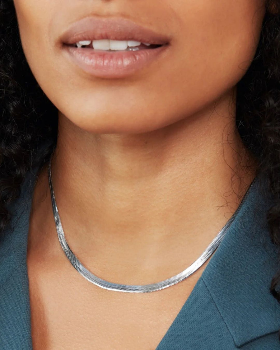 Solace Bold Snake Chain Necklace – Silver