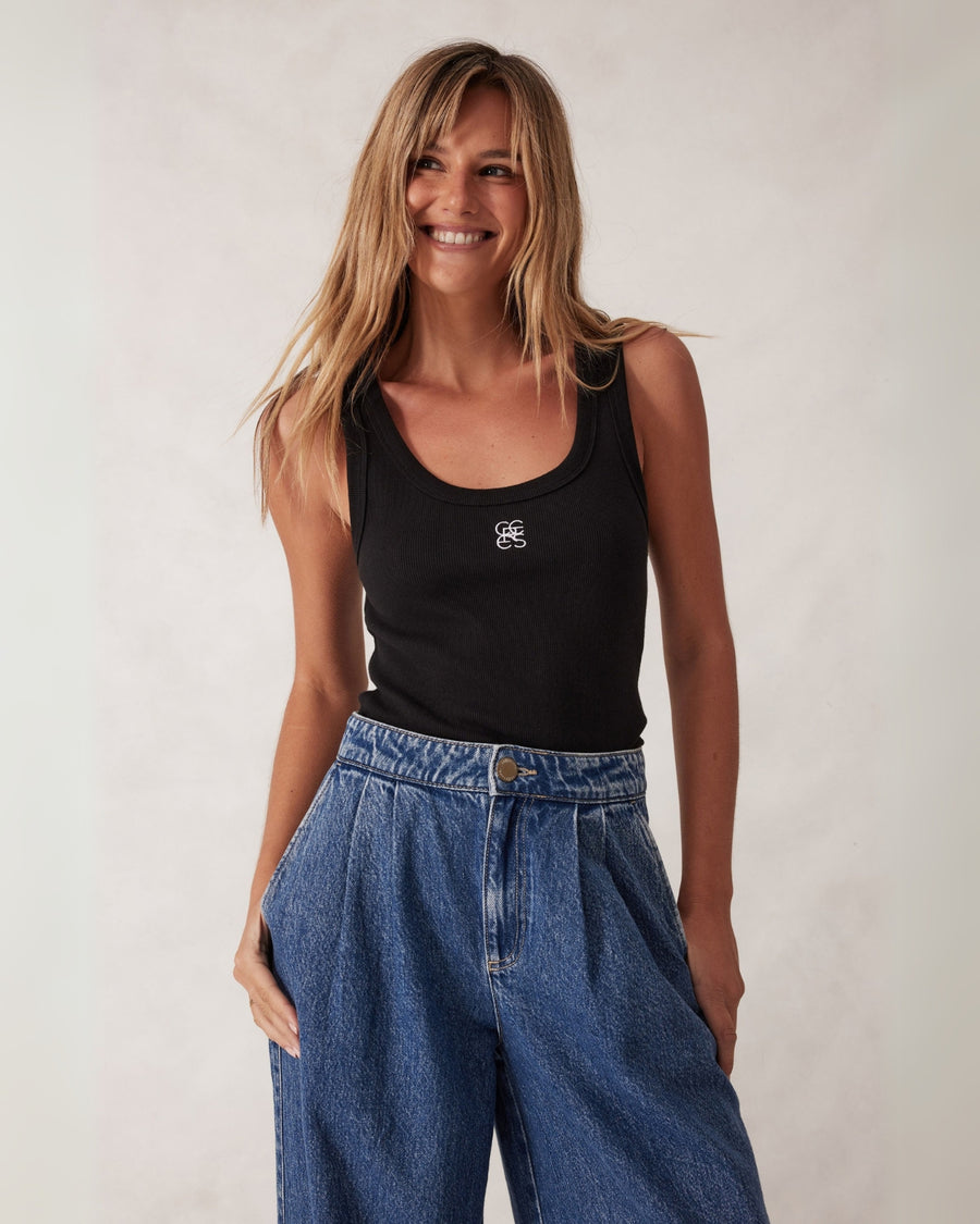 ZOE CONTOUR RIB SCOOP TANK BLACK - STUDIO JO STORE  