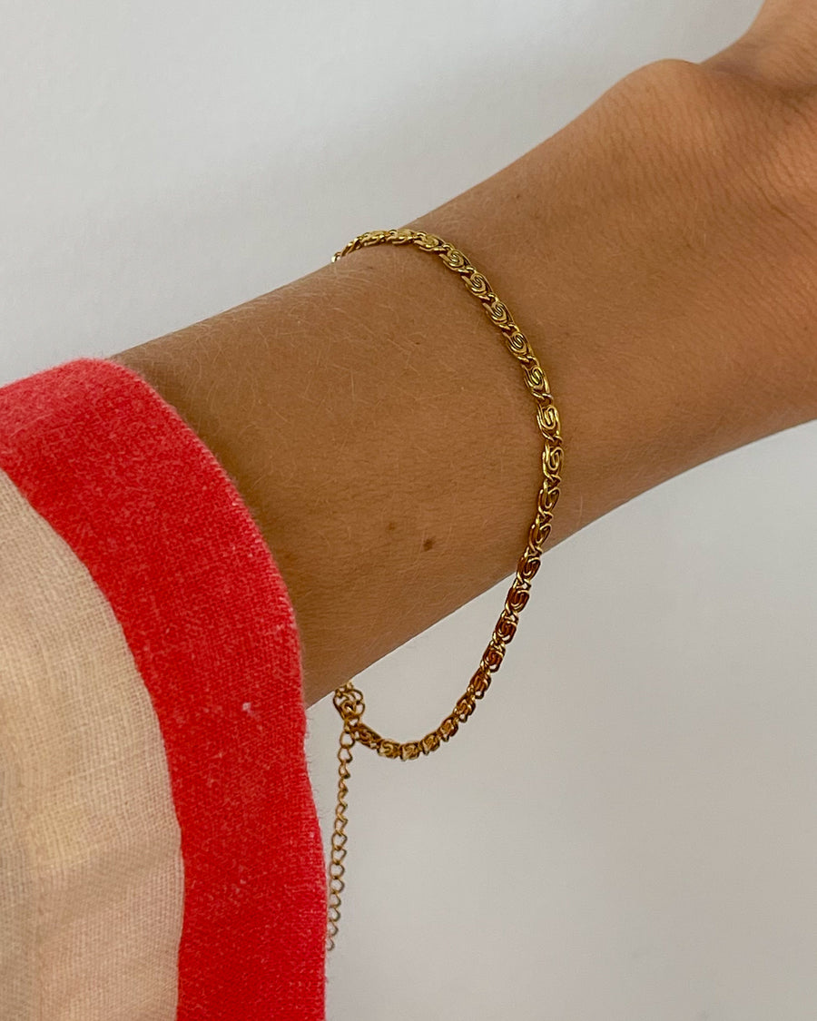 SWIRL CHAIN BRACELET 18K GOLD PVD - STUDIO JO STORE  