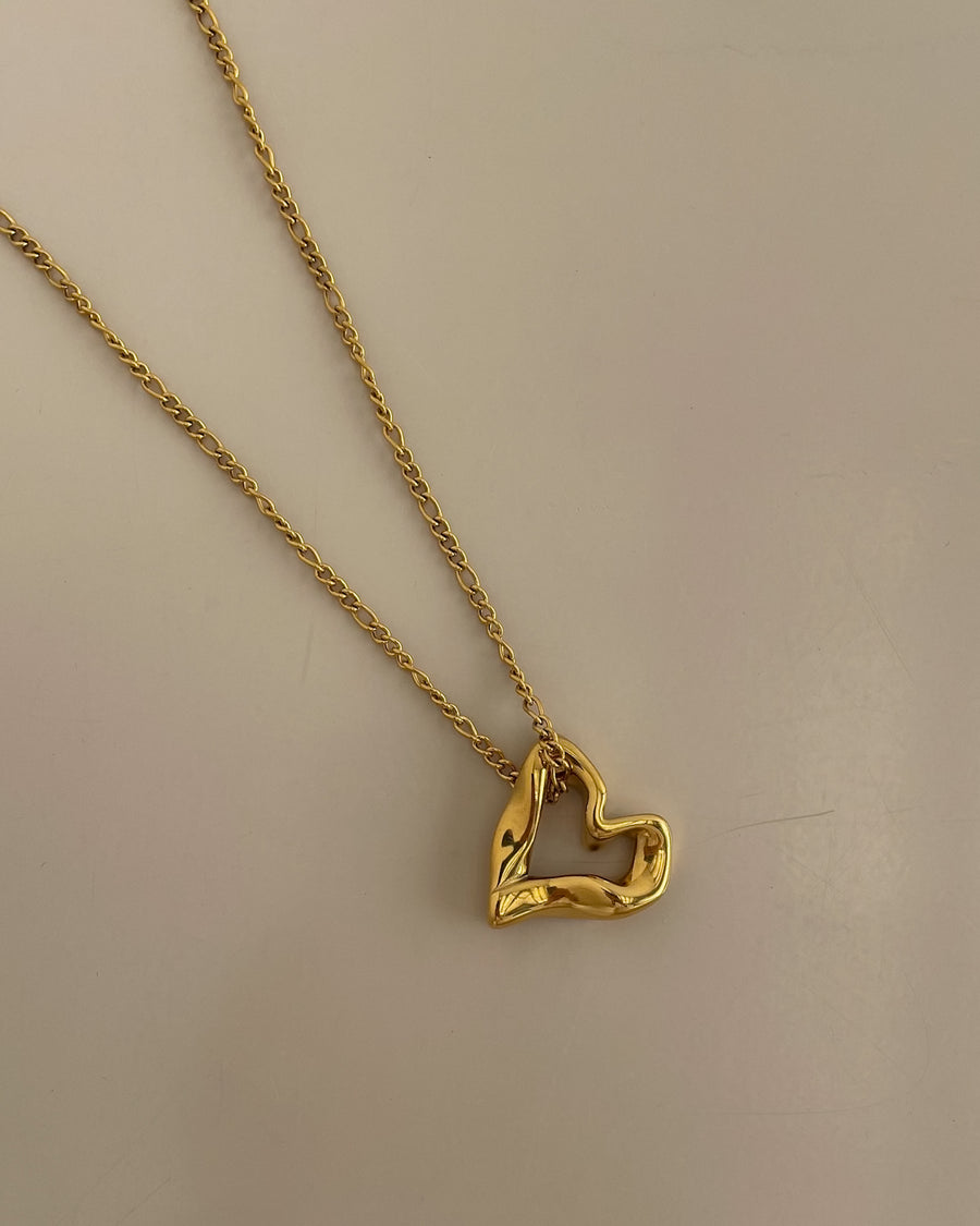 HEART OF GOLD CHAIN NECKLACE 18K GOLD PVD - STUDIO JO STORE  