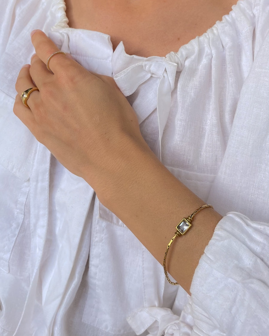 SQUARE DIAMOND PENDANT BRACELET 18K GOLD CHAIN - STUDIO JO STORE  