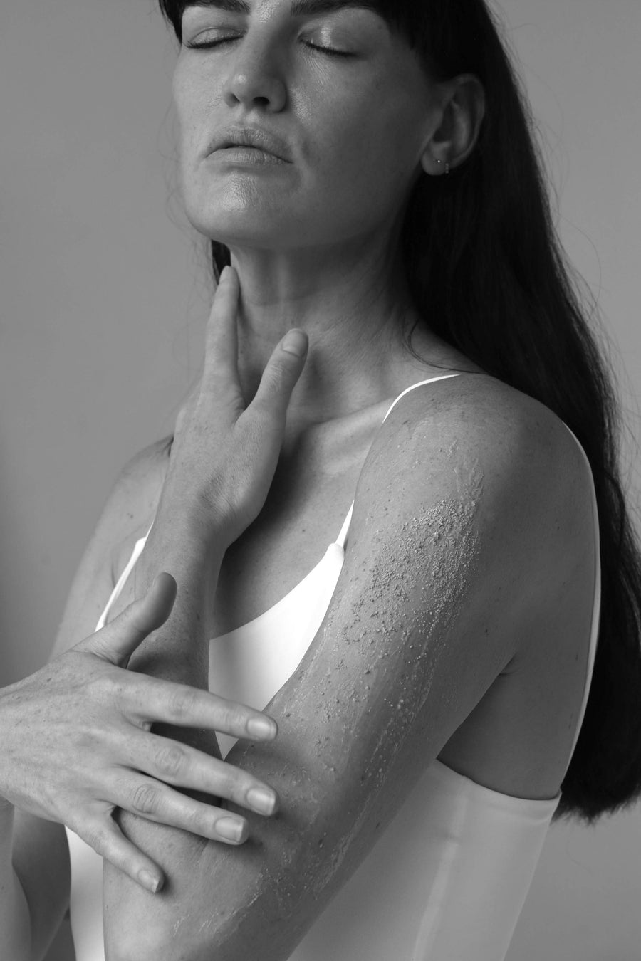 GRACIOUS MINDS – REJUVENATION BODY TREATMENT SCRUB - STUDIO JO STORE  