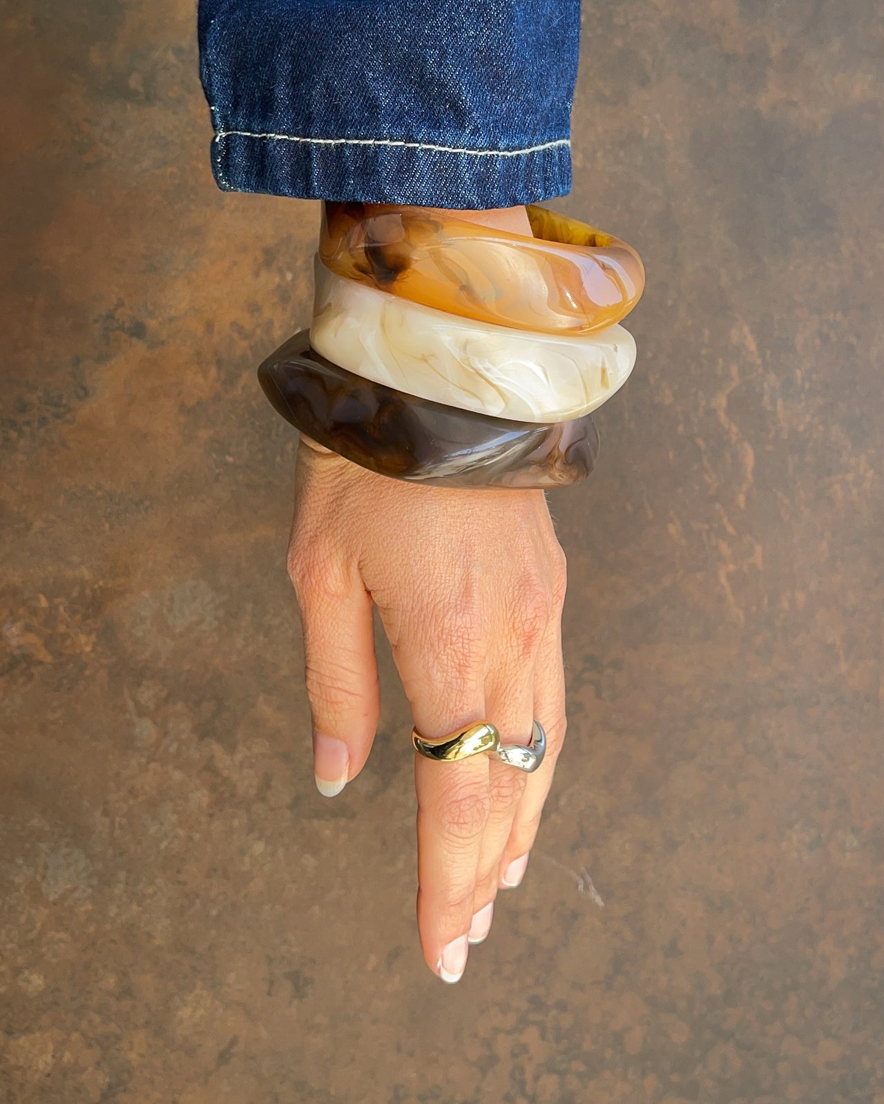 LUNA CURVE BAND STATEMENT RING SILVER