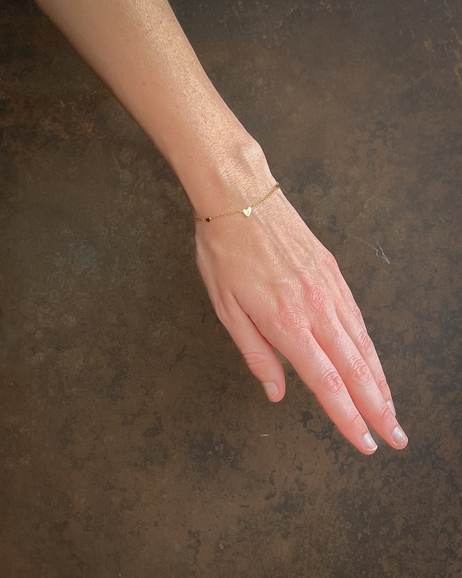 AMOUR FINE HEART CHAIN BRACELET 18K GOLD - STUDIO JO STORE  
