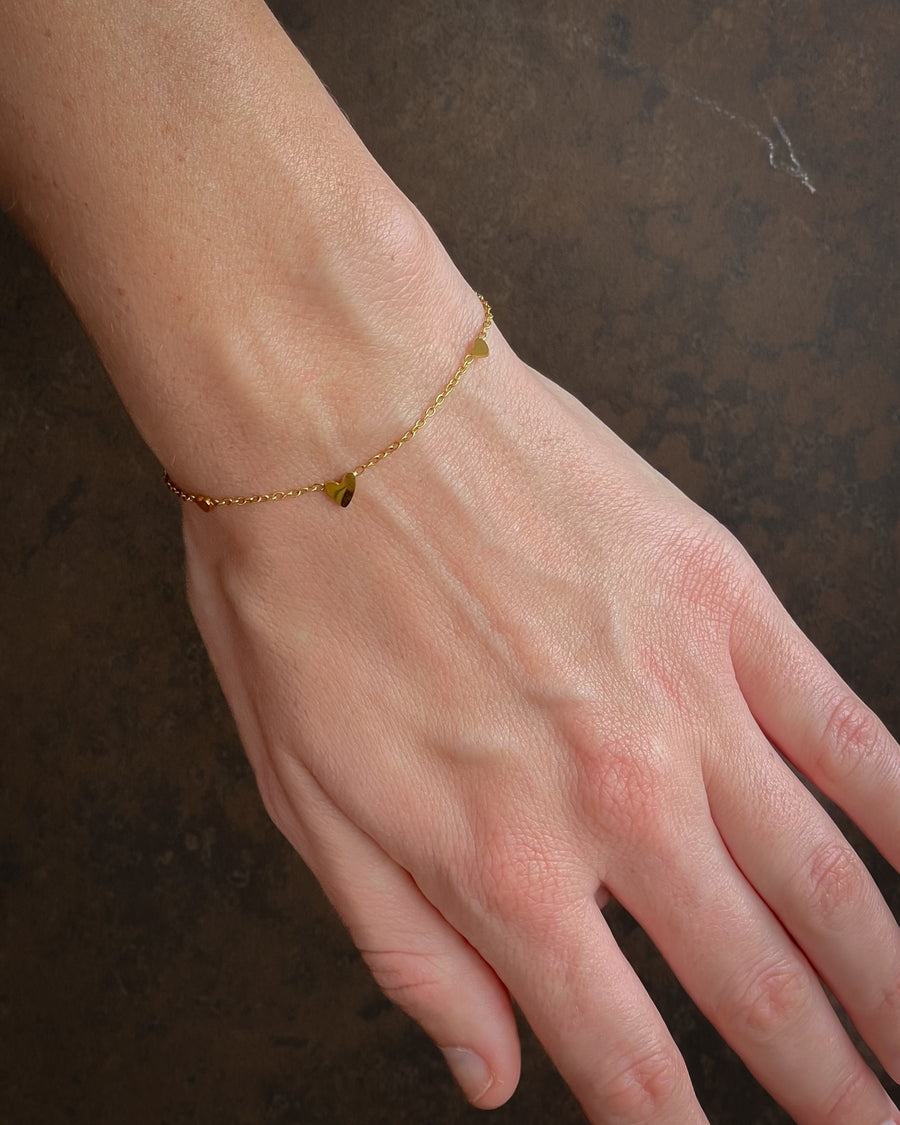 AMOUR FINE HEART CHAIN BRACELET 18K GOLD - STUDIO JO STORE  
