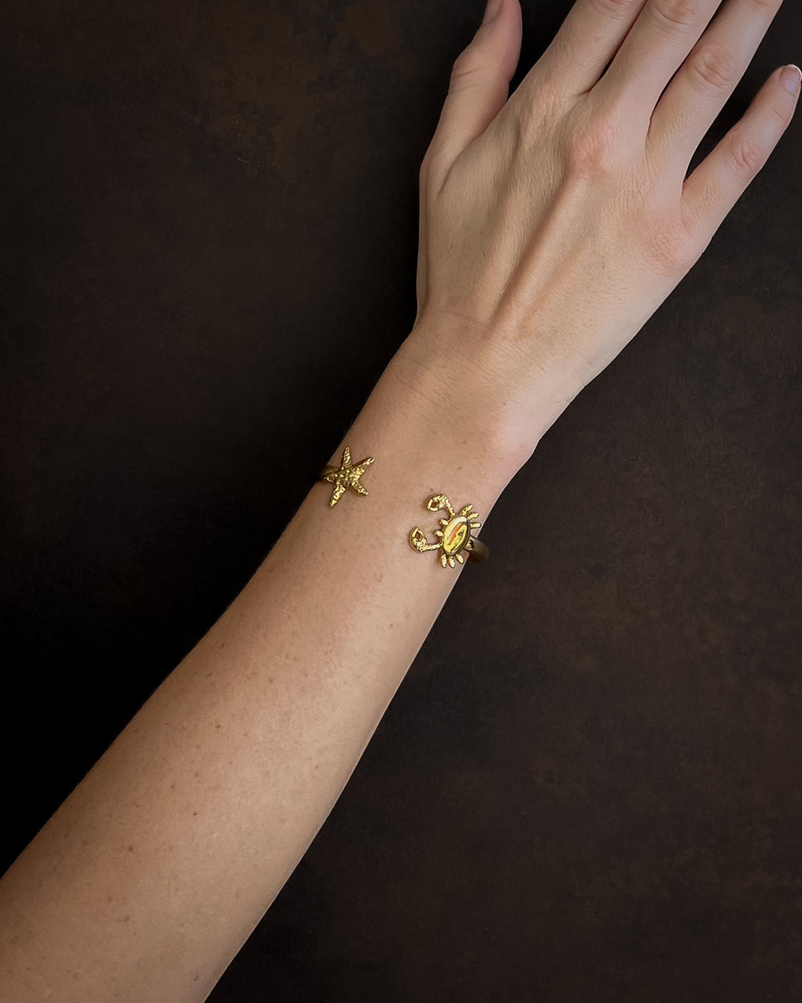 CRABÉ SOLUNA CANCER CUFF BRACELET 18K GOLD - STUDIO JO STORE  