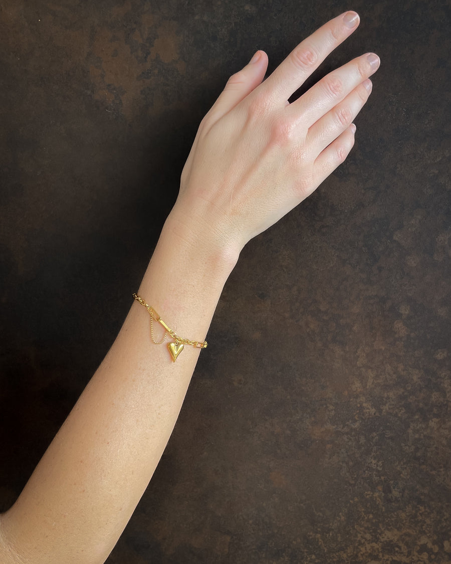 CUPID HEART CHAIN BRACELET 18K GOLD - STUDIO JO STORE  