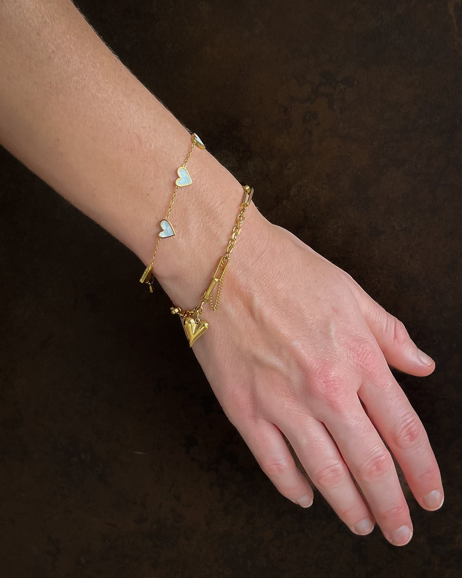 MIA WHITE SHELL & HEART BRACELET 18K GOLD - STUDIO JO STORE  