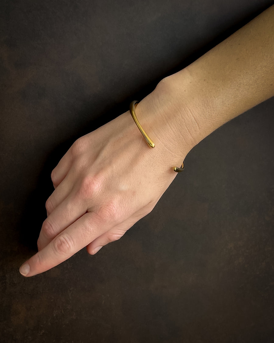 Ember Wave Cuff Bracelet – 18K Gold - STUDIO JO STORE  