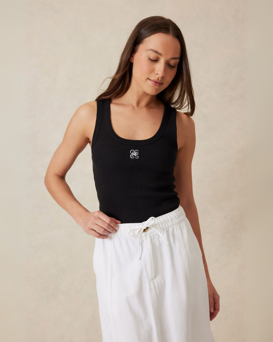 ZOE CONTOUR RIB SCOOP TANK BLACK - STUDIO JO STORE  