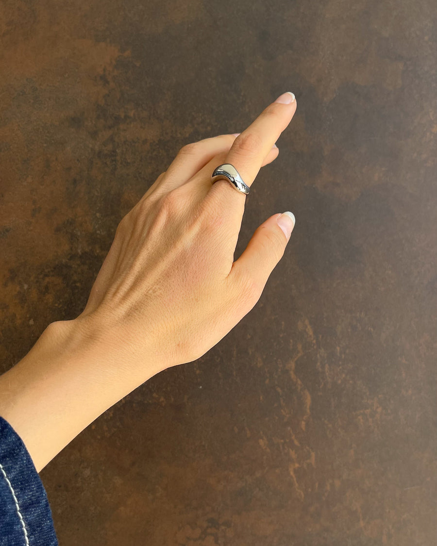 LUNA CURVE BAND STATEMENT RING SILVER - STUDIO JO STORE  