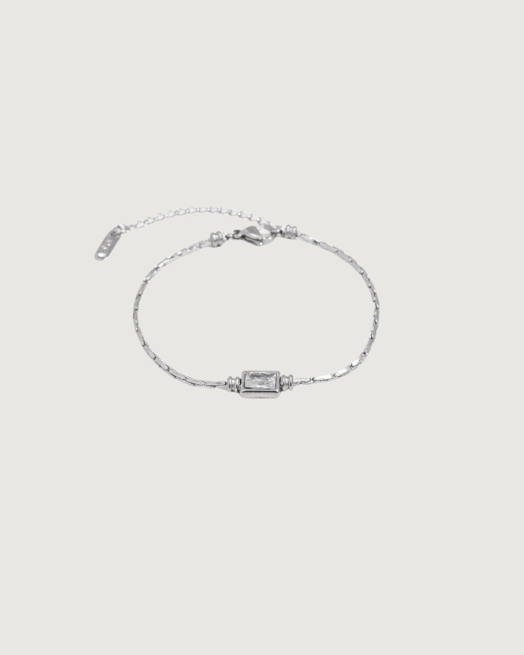 SQUARE DIAMOND PENDANT BRACELET SILVER - STUDIO JO STORE  