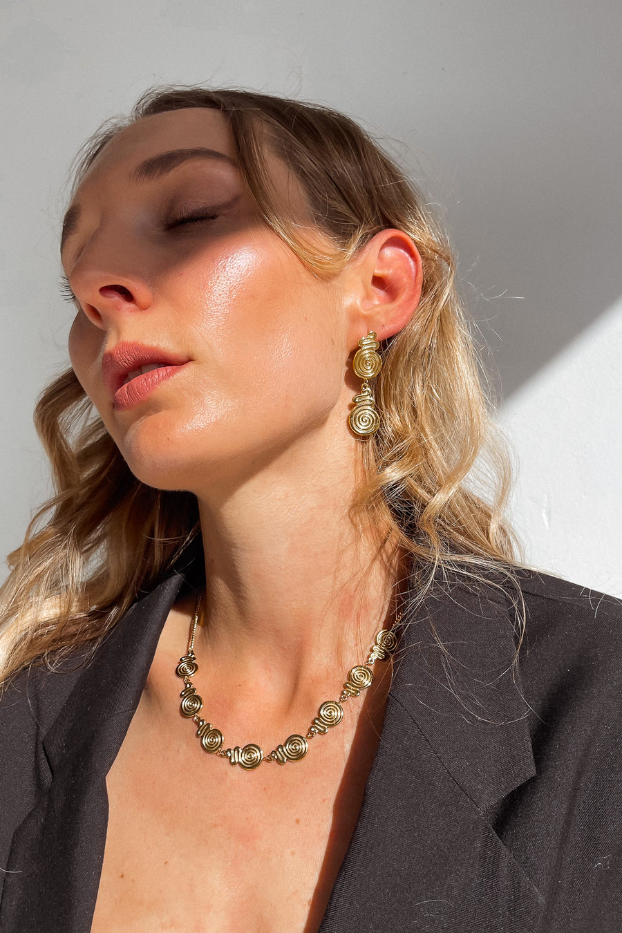 GOLDEN SPIRAL STATEMENT NECKLACE GOLD - STUDIO JO STORE  