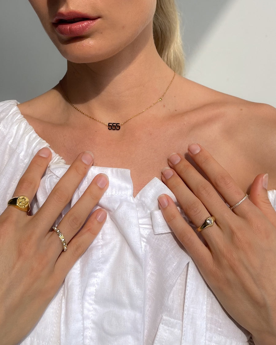 ANGEL NUMBER 555 CHOKER NECKLACE - CHANGE - GOLD - STUDIO JO STORE  