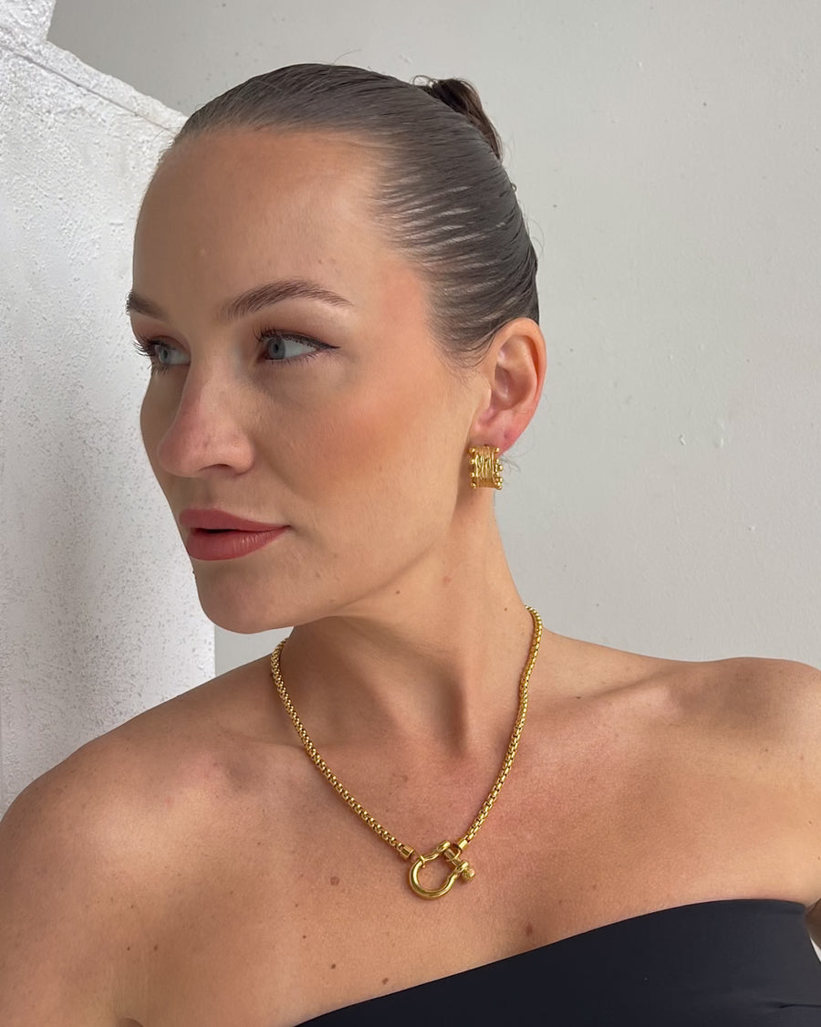 LIYLAH TEXTURED STUD EARRINGS 18K GOLD - STUDIO JO STORE  