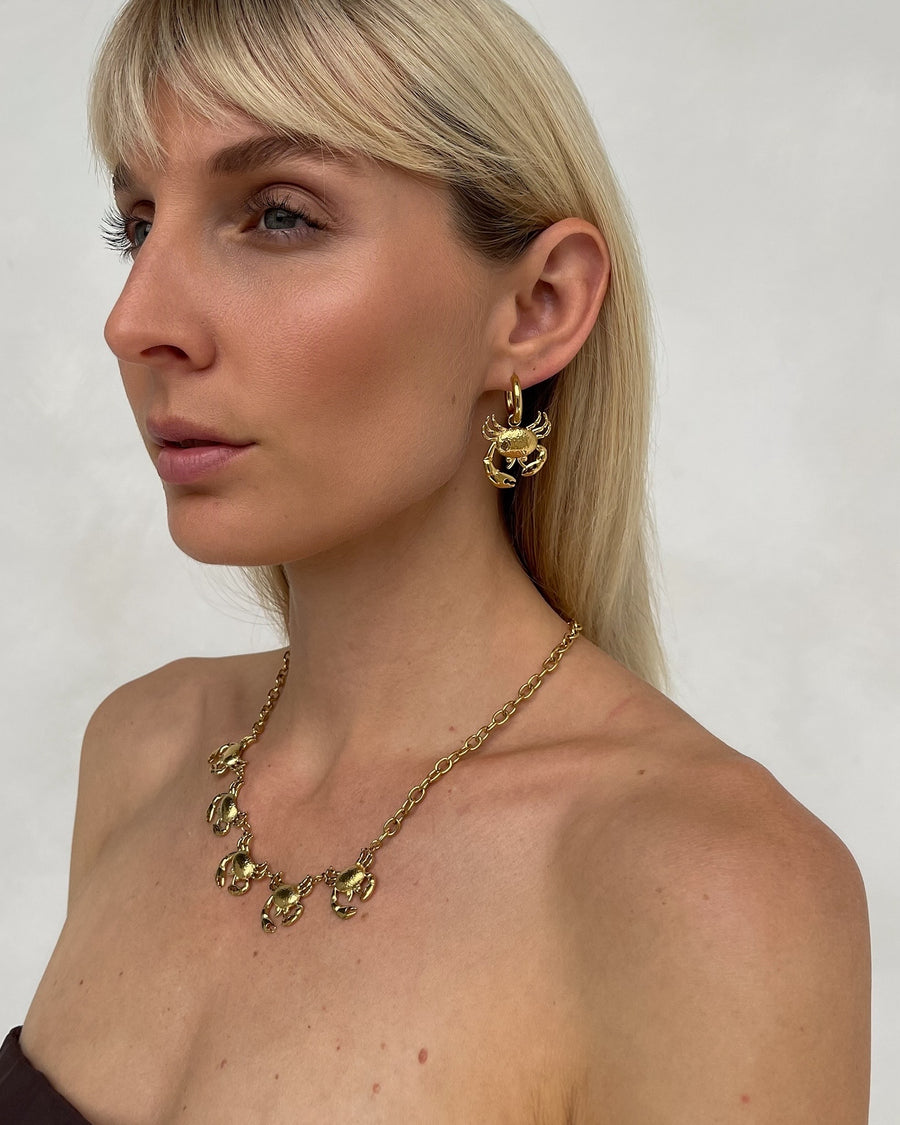 CRAB CHARM HOOP EARRINGS 18K GOLD - STUDIO JO STORE  