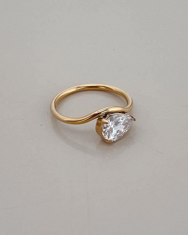 TEARDROP DIAMOND RING 18K GOLD PVD - STUDIO JO STORE  
