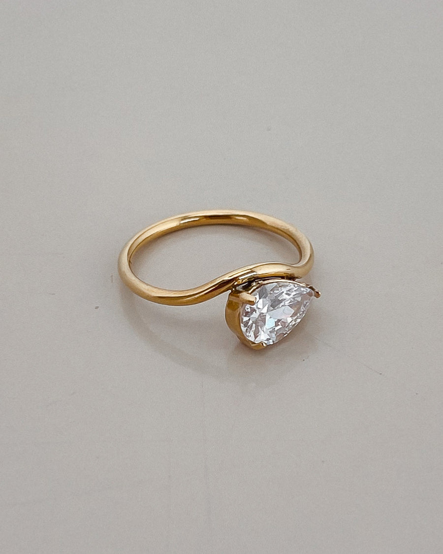 TEARDROP DIAMOND RING 18K GOLD PVD - STUDIO JO STORE  