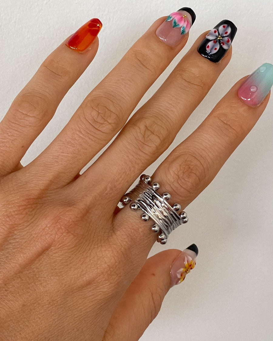 IZAHA TEXTURED RING SILVER - STUDIO JO STORE  