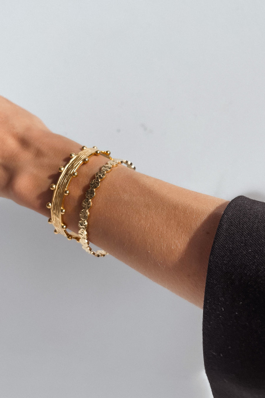 BARLEY TEXTURED CUFF BRACELET 18K GOLD PVD - STUDIO JO STORE  