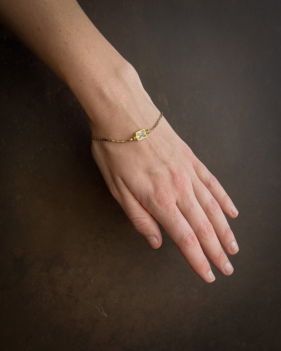 SQUARE DIAMOND PENDANT BRACELET 18K GOLD CHAIN - STUDIO JO STORE  