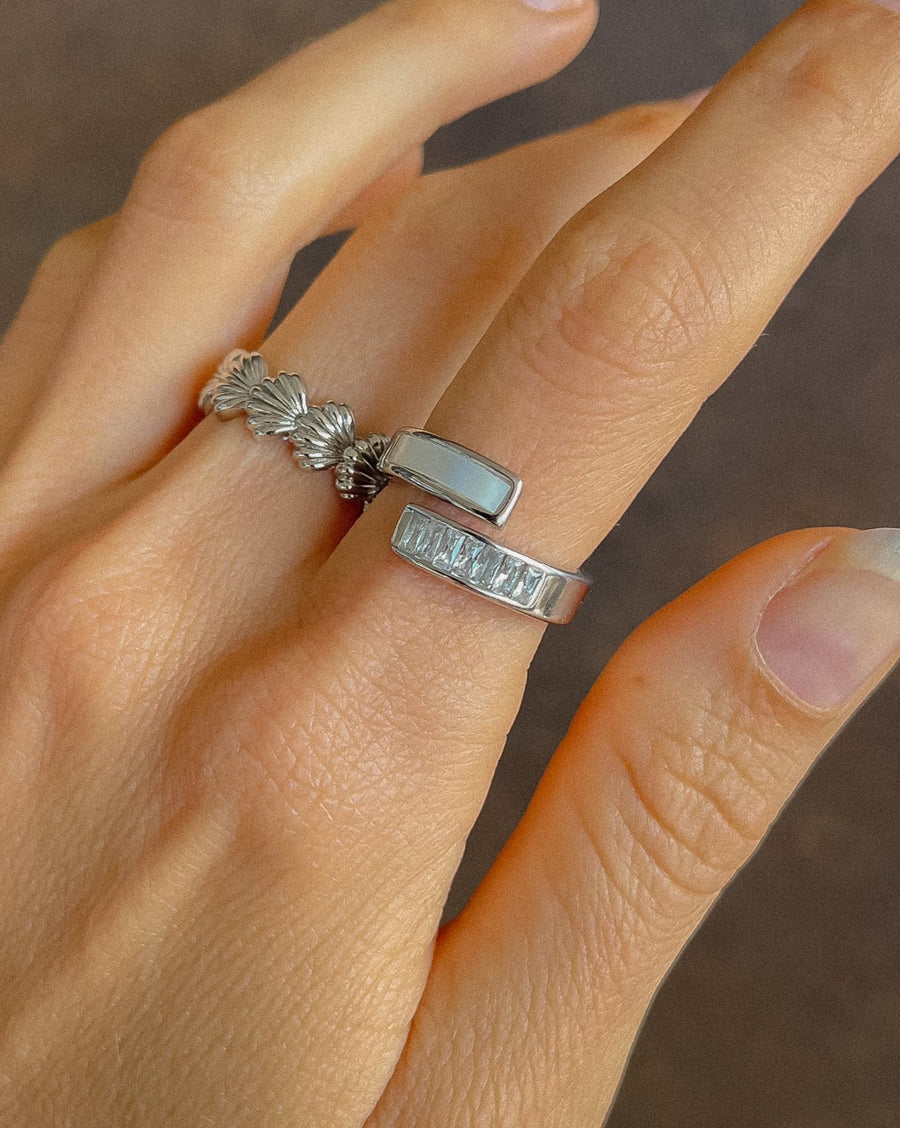 AMANDA WHITE SHELL AND DIAMOND SWIRL RING SILVER - STUDIO JO STORE  