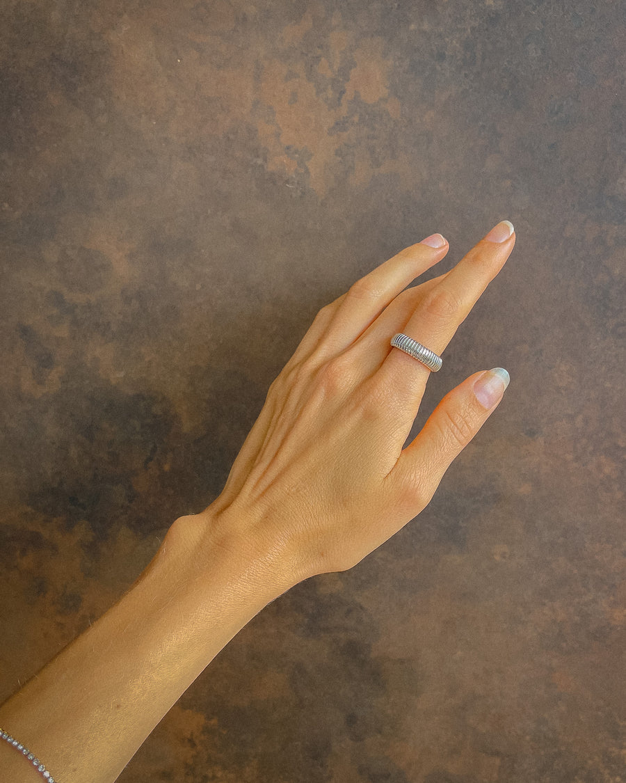 COILED STRECH SLINKY RING SILVR - STUDIO JO STORE  