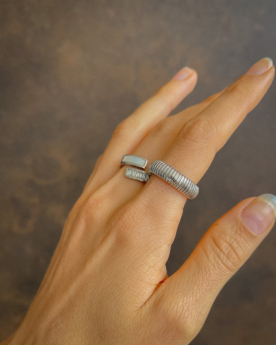 COILED STRECH SLINKY RING SILVR - STUDIO JO STORE  