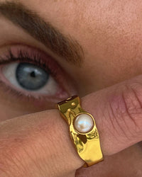 Thumbnail for THE REVIVAL VEGAN PEARL RING 18K GOLD PVD - STUDIO JO STORE  