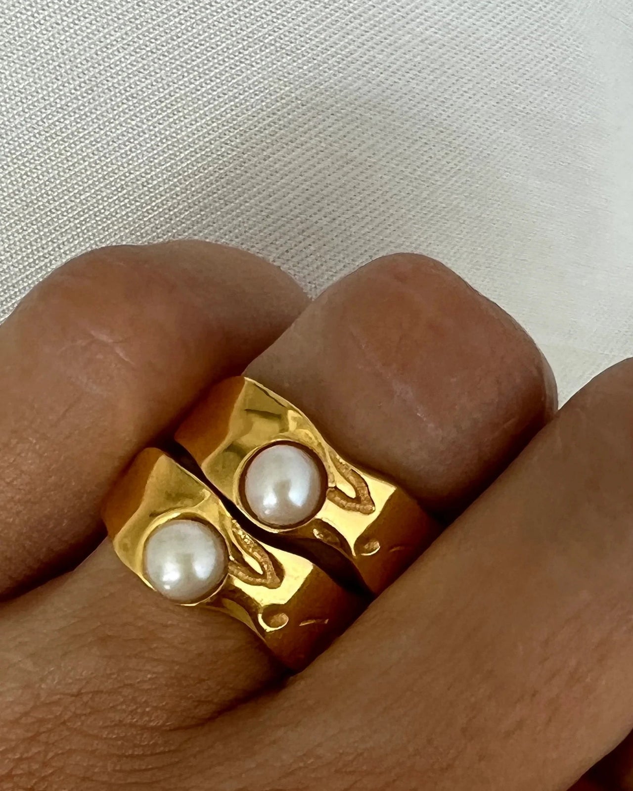 THE REVIVAL VEGAN PEARL RING 18K GOLD PVD - STUDIO JO STORE  