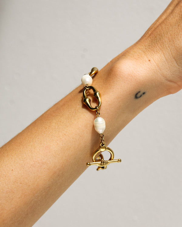 FRESHWATER PEARL CHUNKY CHIAN BRACELET 18K GOLD PVD - STUDIO JO STORE  