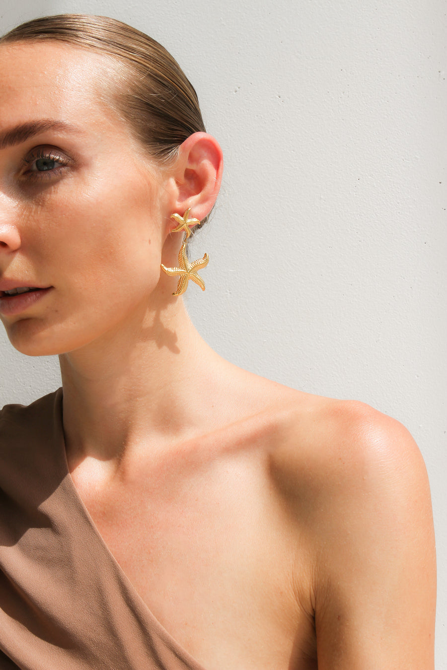 GOLD STUD STARFISH DROP EARRINGS - STUDIO JO STORE  