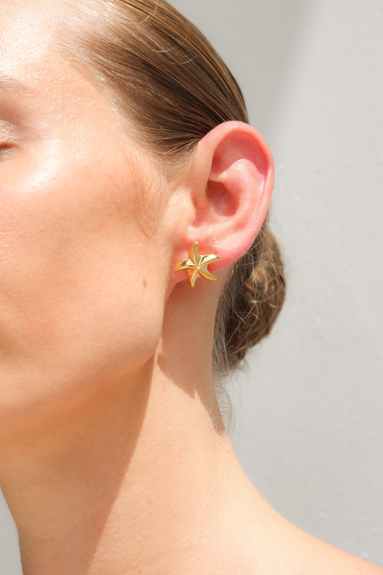 GOLD STARFISH STUD EARRINGS