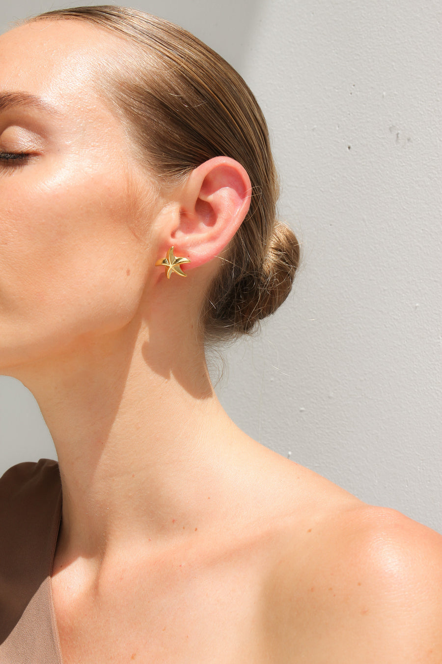 GOLD STARFISH STUD EARRINGS 18K GOLD - STUDIO JO STORE  