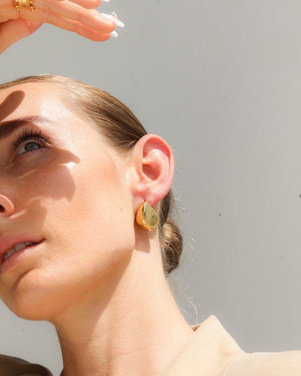 MALONE STUD EARRINGS 18K GOLD - STUDIO JO STORE  