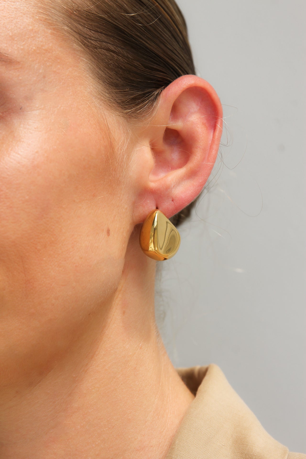 GOLD MALONE STUD EARRINGS