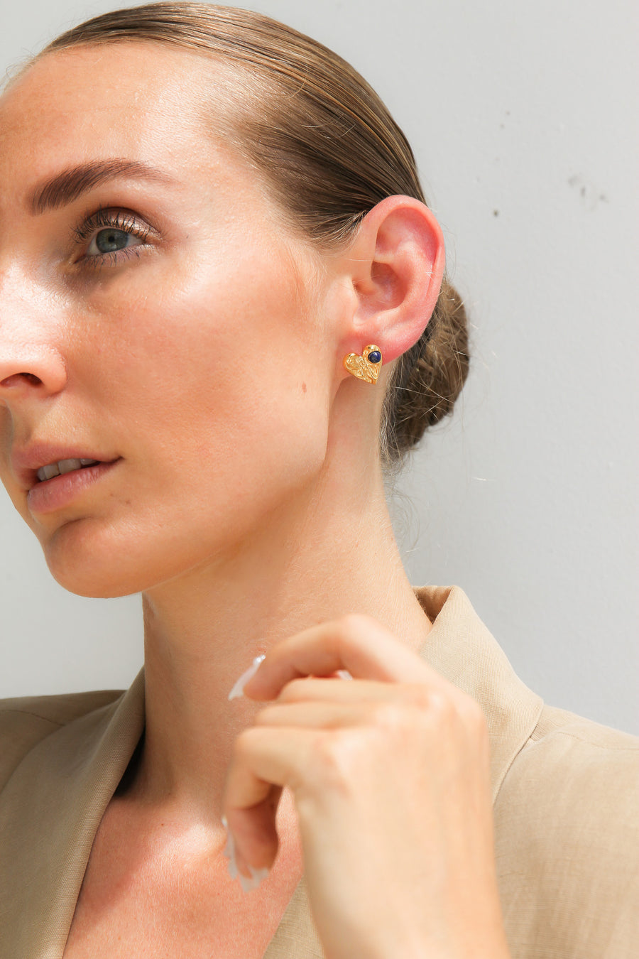 GOLD TEXTURED HEART STUD EARRINGS - STUDIO JO STORE  