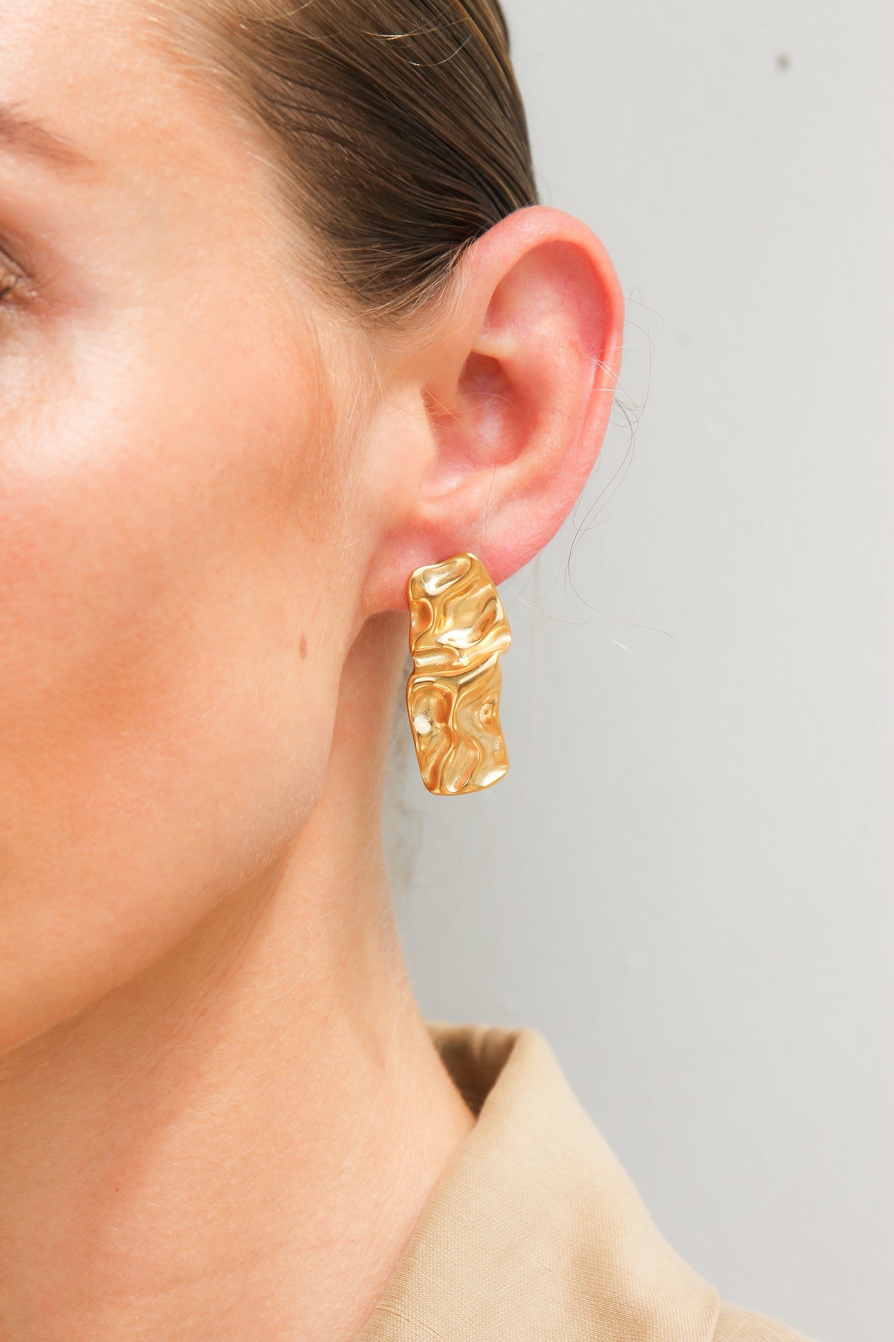 GOLD TEXTURED STUD EARRINGS