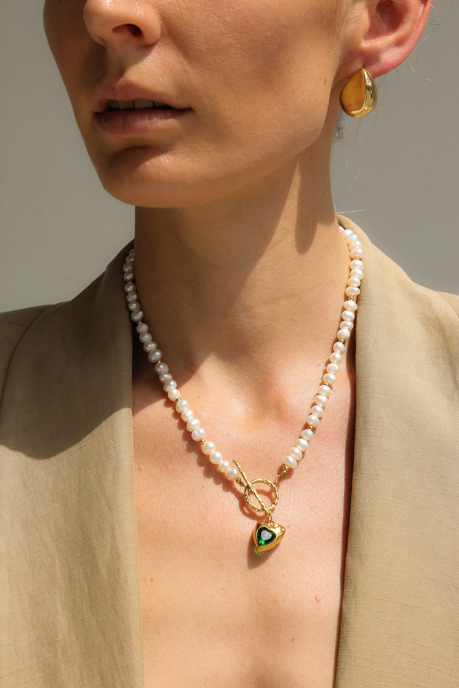 GOLD HEART FRESHWATER PEARL NECKLACE GREEN STONE - STUDIO JO STORE  