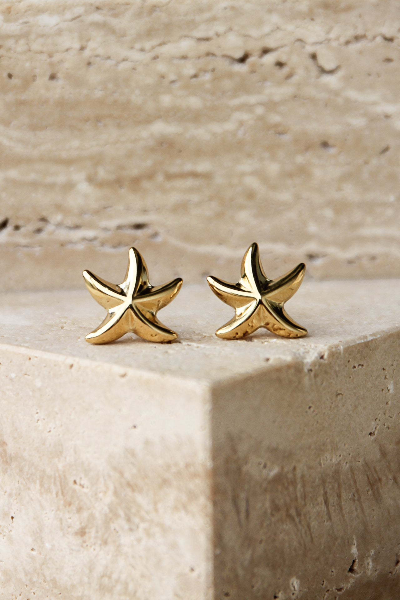 GOLD STARFISH STUD EARRINGS