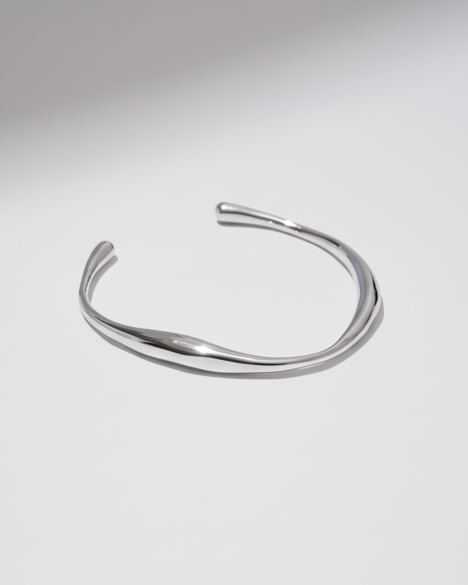 Ember Wave Cuff Bracelet – Platinum Silver