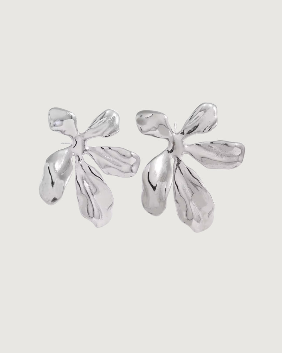 FLOWER STUD EARRINGS SILVER - STUDIO JO STORE  