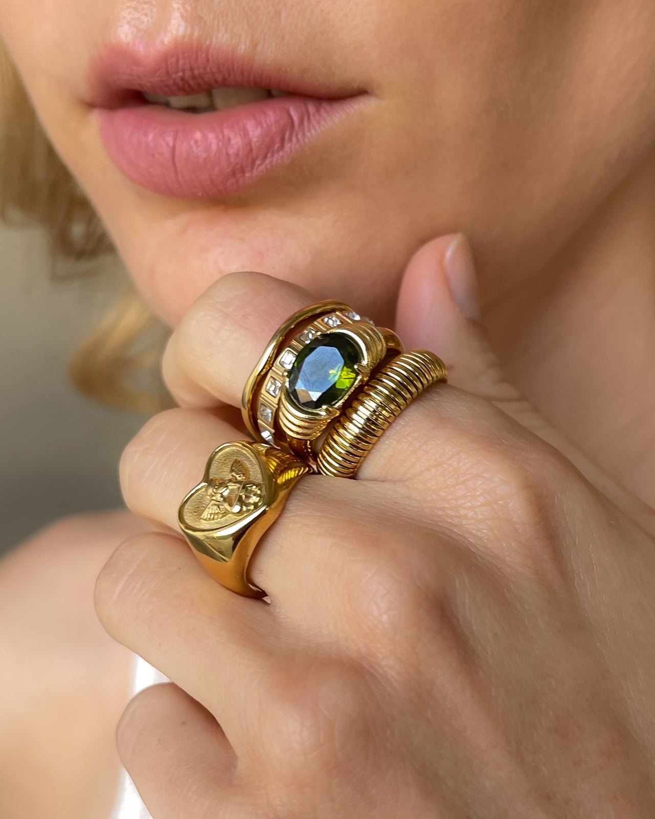 Emerald Green Vintage Ring 18k Gold Pvd