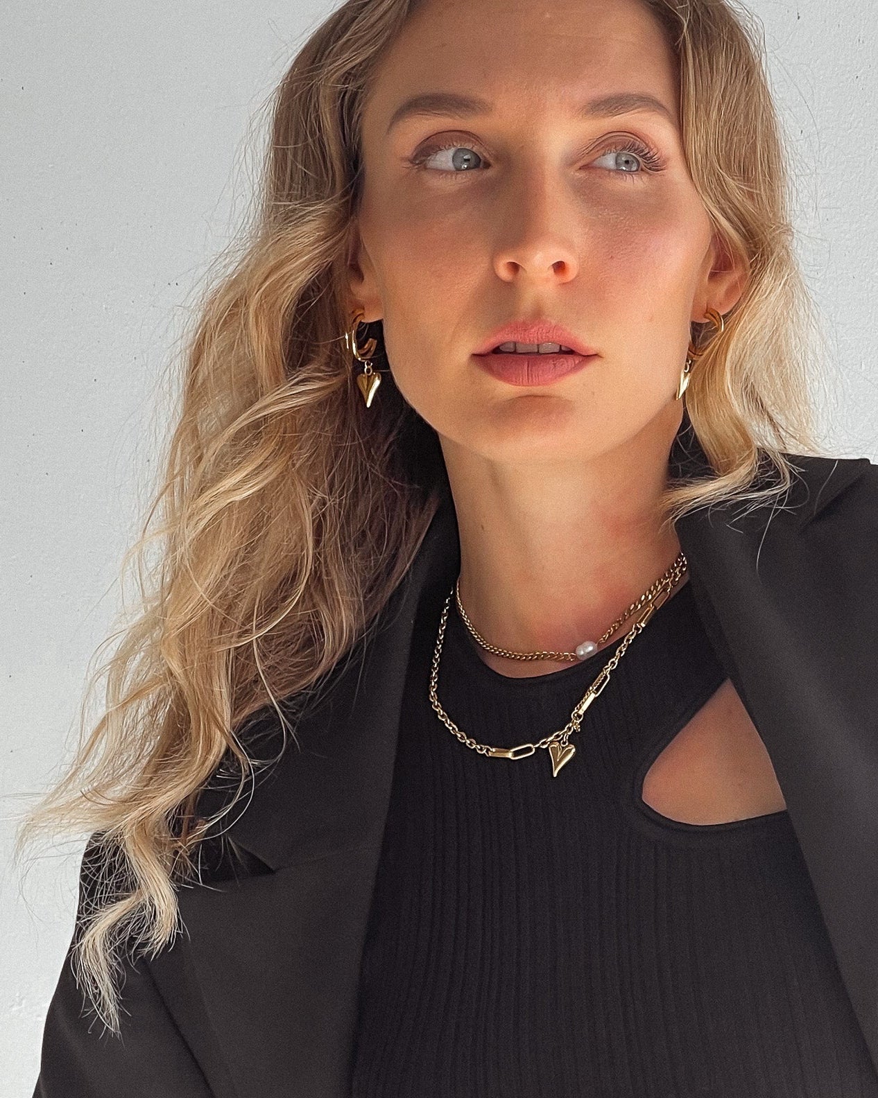 CUPID HEART EARRINGS GOLD - STUDIO JO STORE  