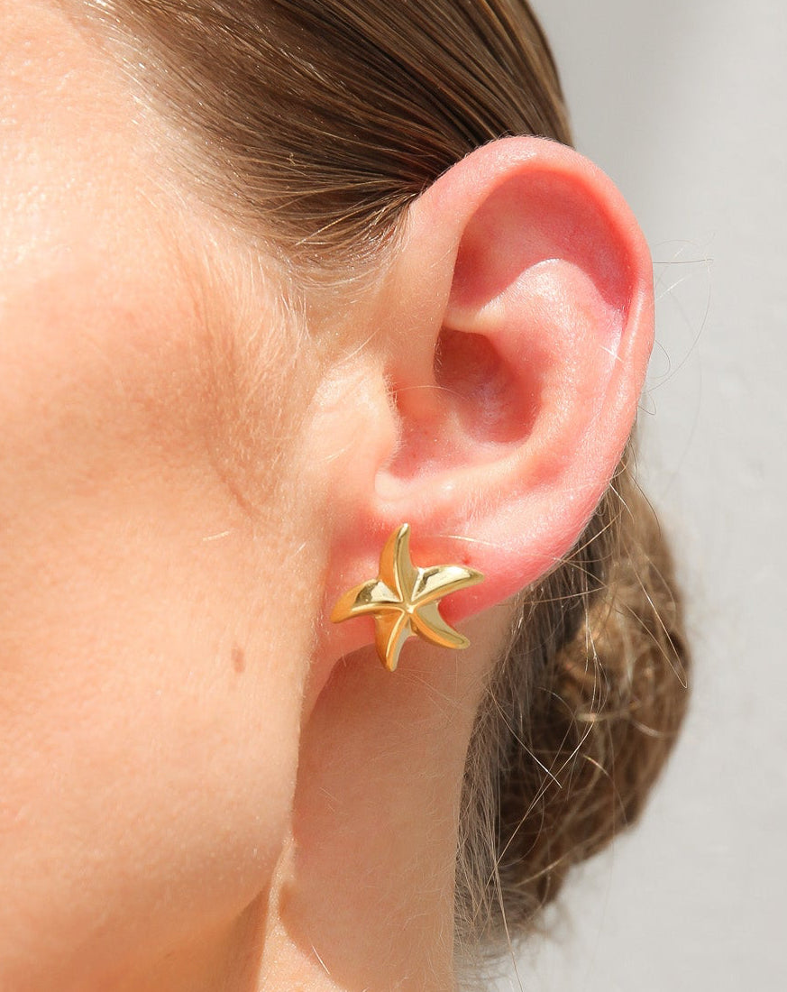 GOLD STARFISH STUD EARRINGS 18K GOLD - STUDIO JO STORE  