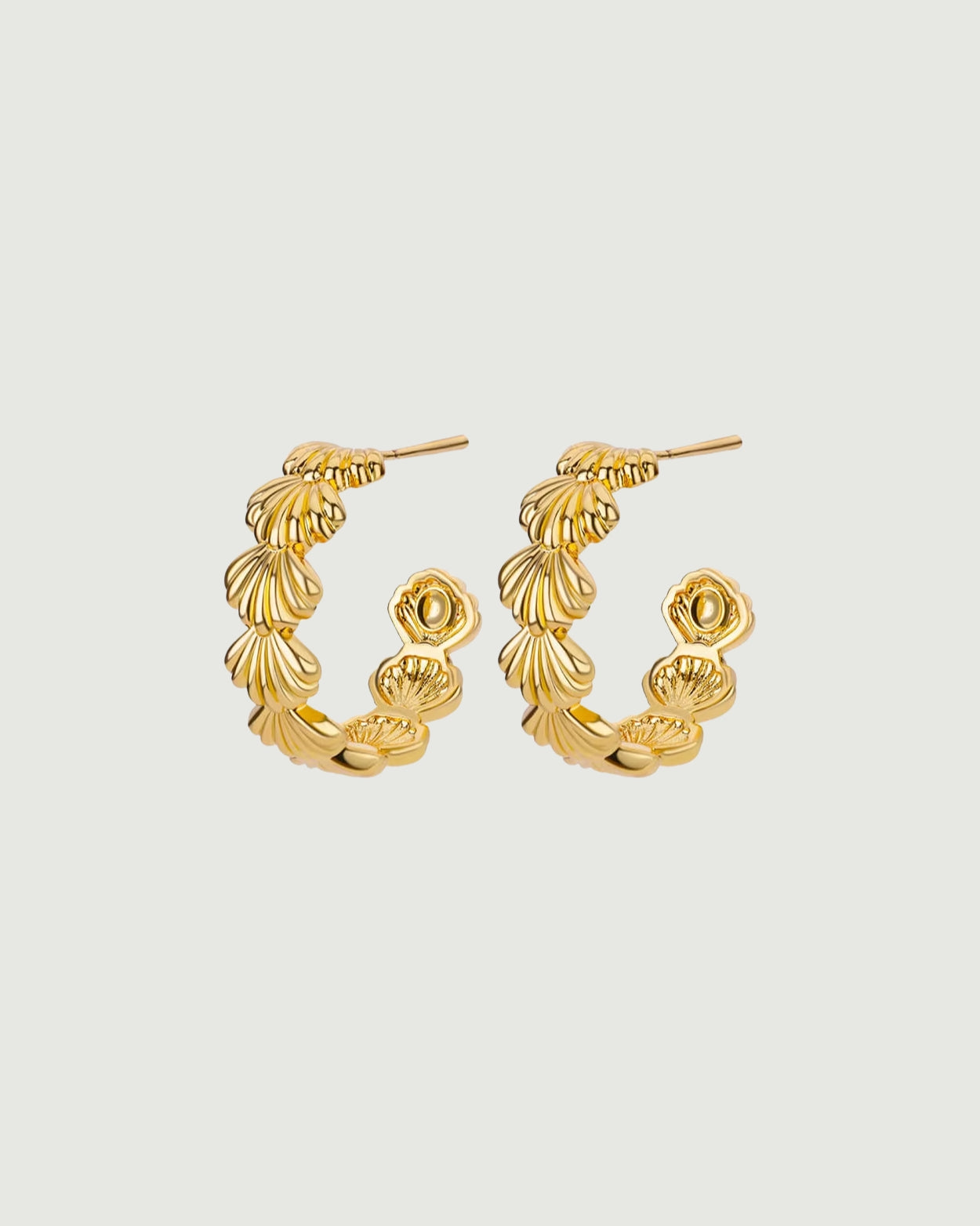 Solmare Shell Half Hoop Earrings 18k Gold - STUDIO JO STORE  